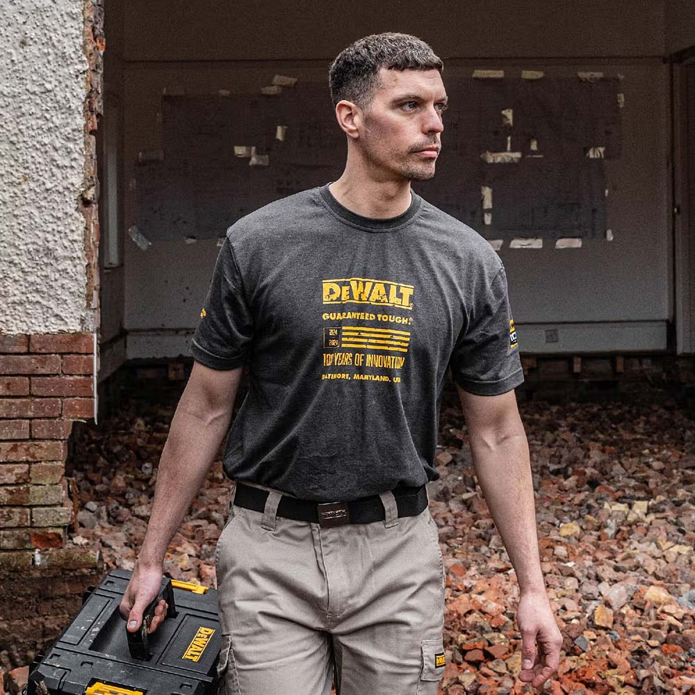 Футболка DEWALT 100 YEAR T-SHIRT размер M Gray (DWC240-004-M) Материал 65% полиэстер, 35% хлопок