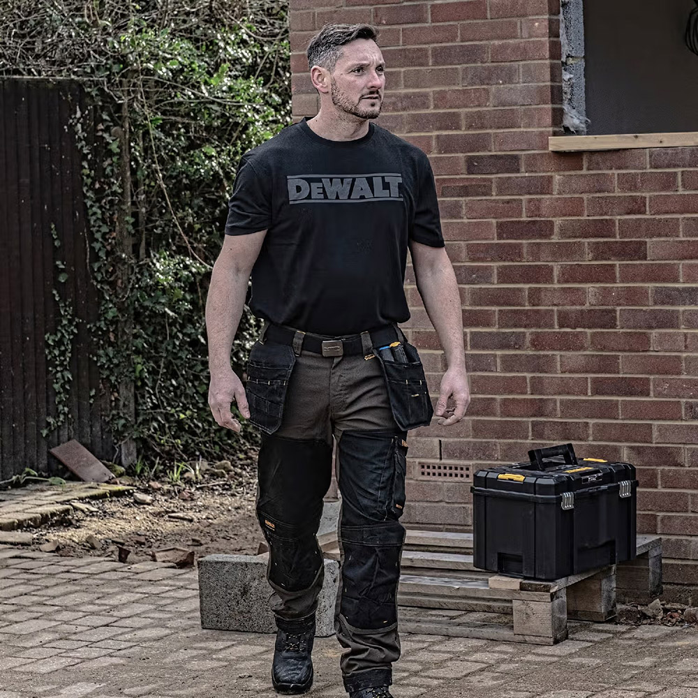 Фото Футболка DEWALT OXIDE T-SHIRT XXL Black (DWC52-001-XXL)