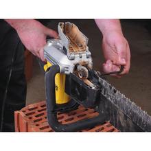 Шабельна пила DEWALT Alligator DWE398 + комплект полотен DT2976