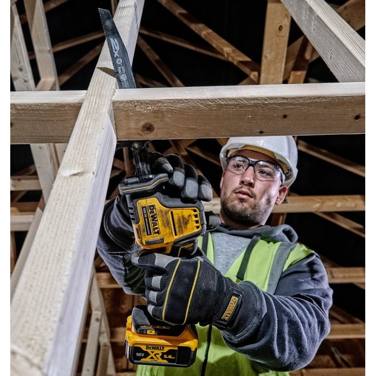 Внешний вид Сабельная пила DEWALT DCS369P2