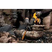 Сабельная пила DeWalt DCS389T2