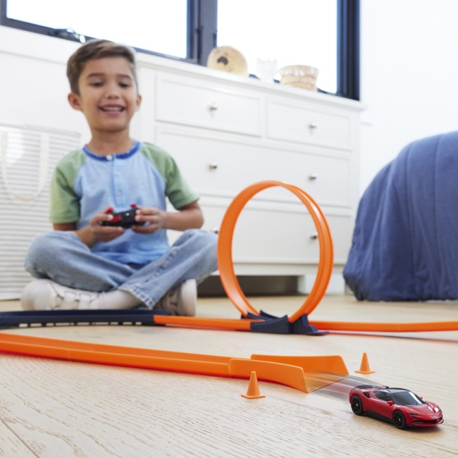 Машинка HOT WHEELS Ferrari SF90 Stradale Assetto Fiorano (JGD09) Радіоуправління 2,4 GHz