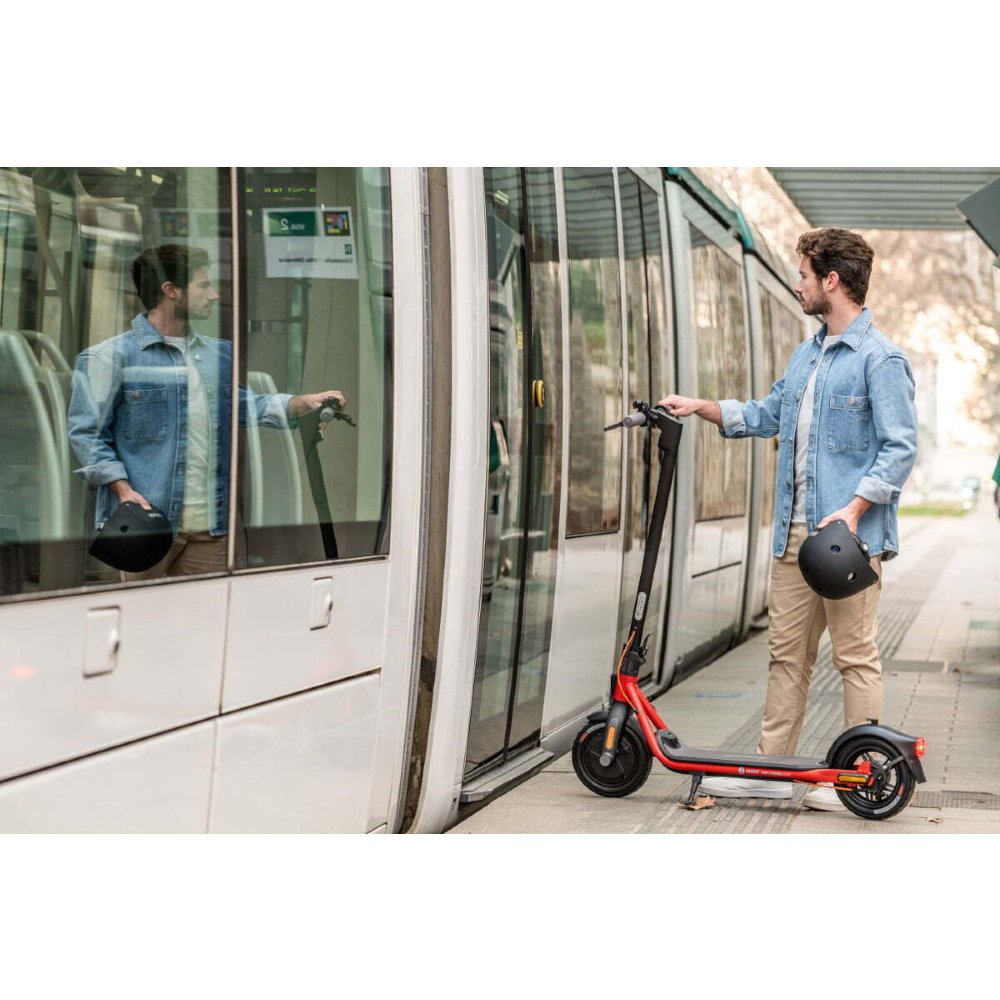 В Україні Електросамокат SEGWAY Ninebot D18E Black/Red (AA.00.0012.07)