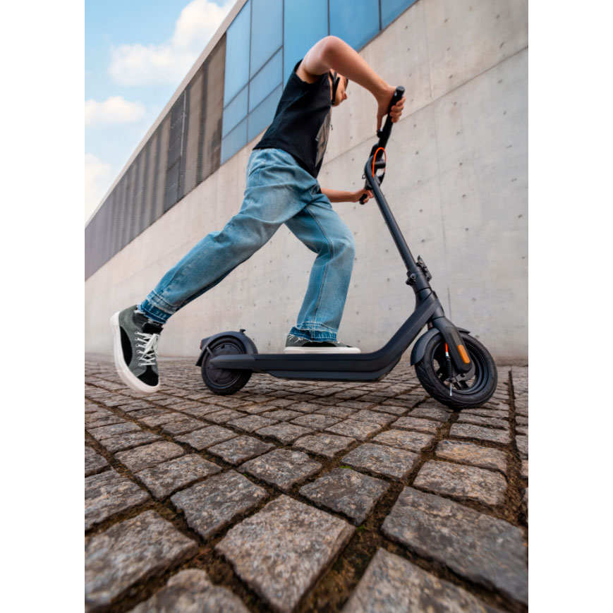 Фото 14 Електросамокат SEGWAY Ninebot E2 PRO E Black/Grey (AA.05.14.05.0005)