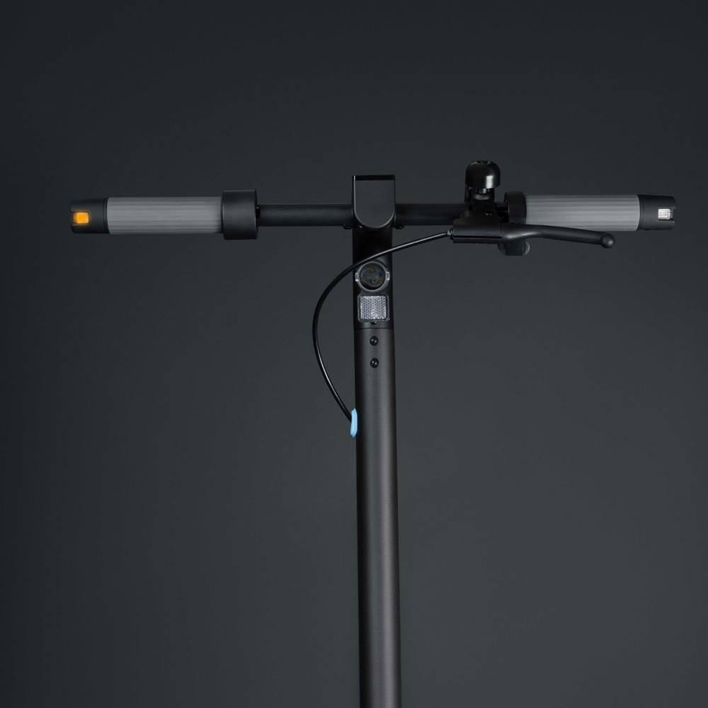 Изображение Электросамокат PROOVE Model City Pulse 350W Black/Blue (CTPL35030101)