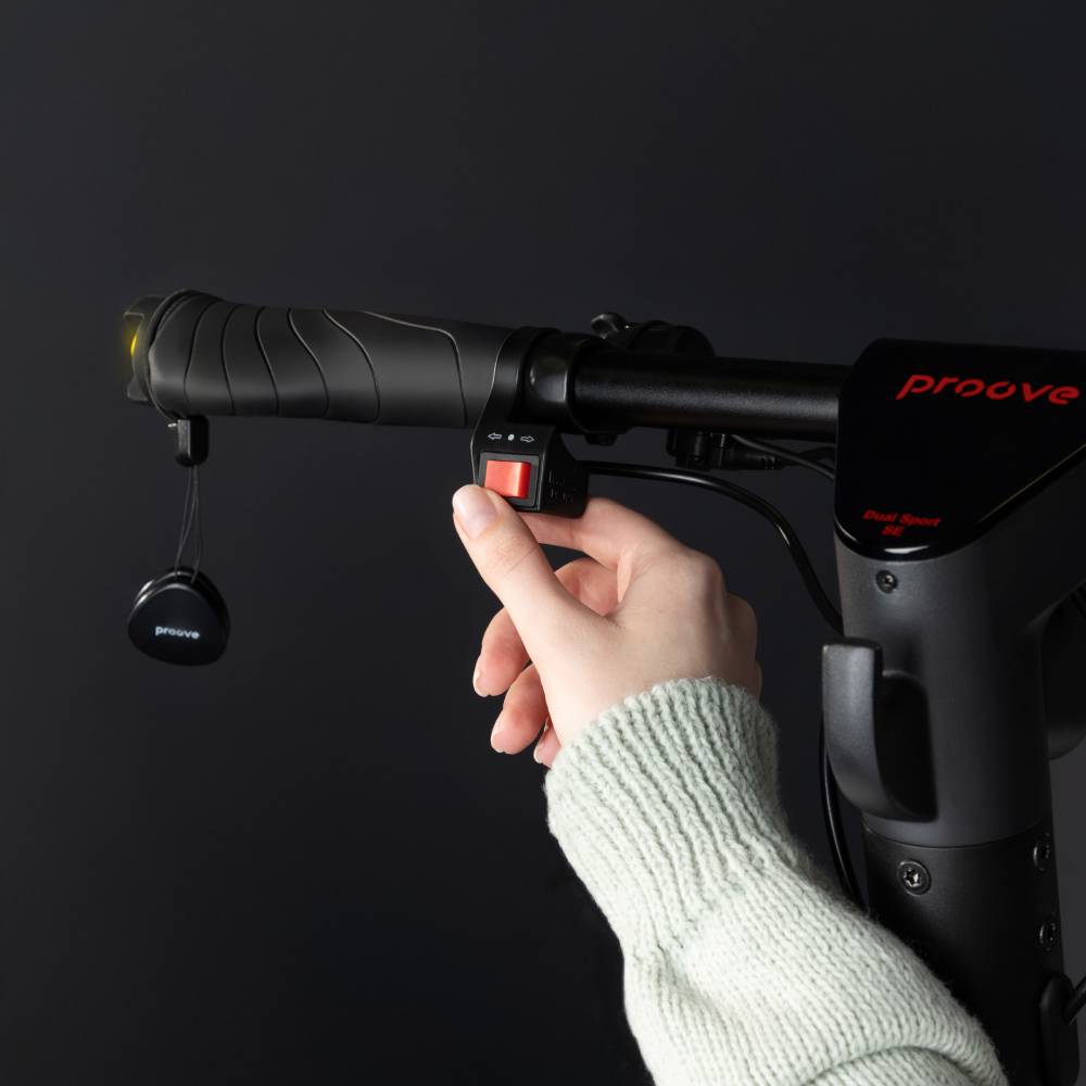 Изображение Электросамокат PROOVE Model Dual Sport SE App 1200W Black/Red (DLSE24050302)