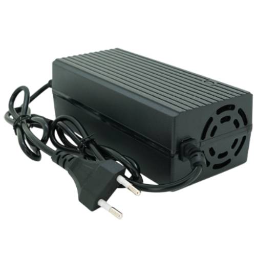 Зарядное устройство Jinyi для аккумуляторов Li-ion 24V (29,4V) BOX (JN-2450-29250) Дополнительно Макс. выходной ток: 5А; Выходное напряжение: 24В; Разъем: 5.5;