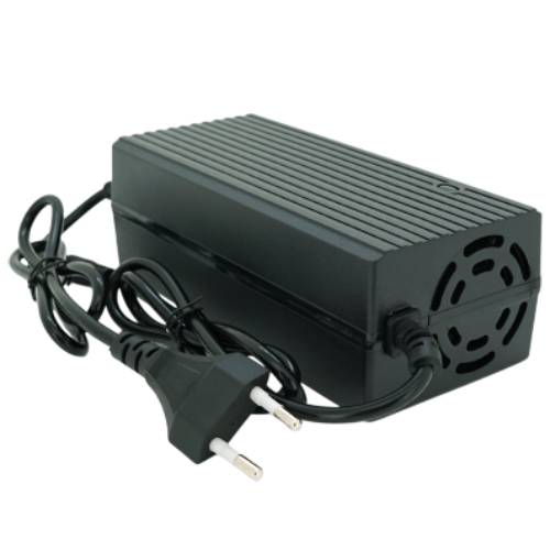 Зарядное устройство Jinyi для аккумуляторов Li-ion 24V 5A (JN-2450-29450) Дополнительно Макс. выходной ток: 5А; Выходное напряжение: 24В; Разъем: 5.5;