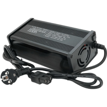 Зарядное устройство VOLTRONIC для аккумуляторов Li-ion 48V(54.6V) (YT-HYD-48200)