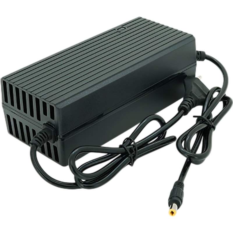 Зарядний пристрій JINYI для акумуляторів 48V 2A (JN-4820) Додатково Для акумуляторів: Li-ion; Номінальна вхідна частота: 50/60 Гц; Вихідна напруга/струм: 48V / 2A; Максимальна вихідна напруга/струм: 54,6V / 2A; Роз'єм: 5.5х2.1 мм; Пульсація та шум: менше 200 МВ P-P; Індикація: світлодіодна; Охолодження: активне