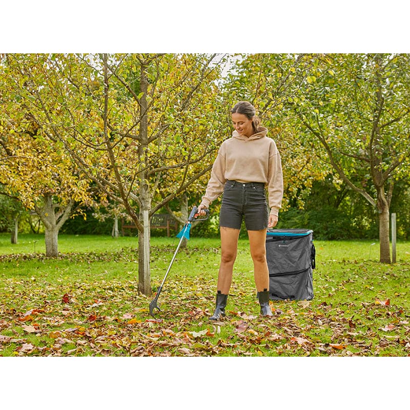 Садовый мешок GARDENA PopUp L 220 л (11716-20.000.00) Особенности Оснащен 4-мя интегрированными ручками для переноски; Легко приподнять, наклонить или потянуть одной или двумя руками с любой стороны; Средняя высота 45 см