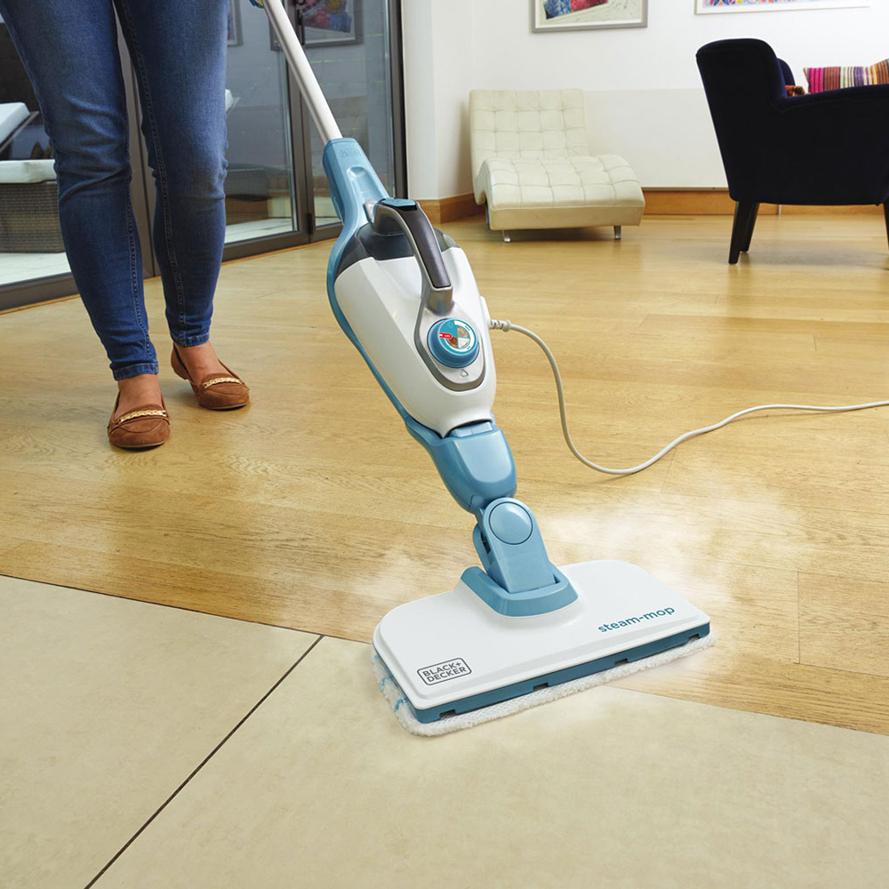 Фото Паровая щетка и пароочиститель 15в1 BLACK&DECKER Steam-mop with SteaMitt (FSMH13151SM)