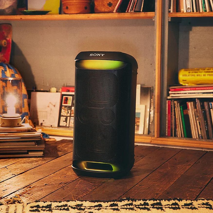 В интернет магазине Портативная акустика SONY SRS-XV500B (SRSXV500B.AF1)