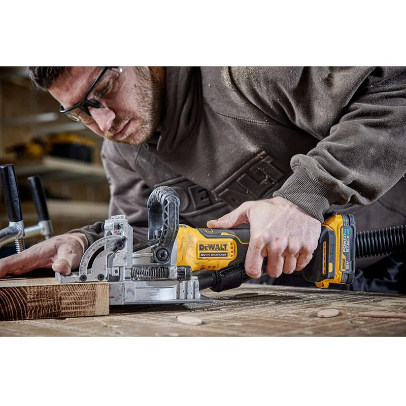 Изображение Фрезер ламельный DEWALT DCW682NT