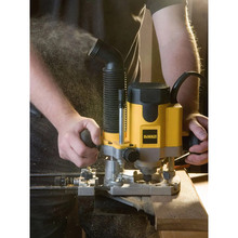 Фрезер DEWALT DW621KT