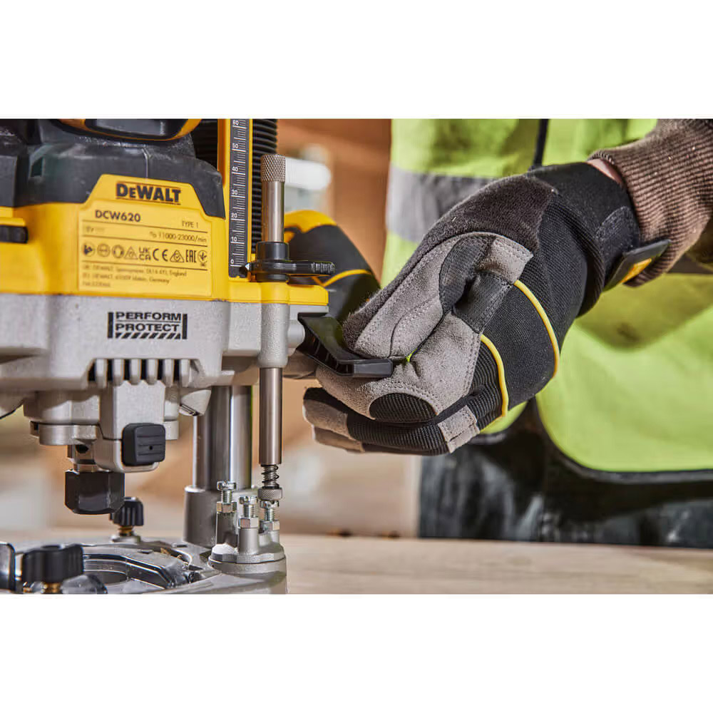 Огляд Фрезер DEWALT DCW620NT