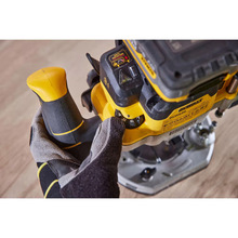 Фрезер DEWALT DCW620NT