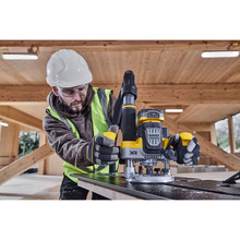 Фрезер DEWALT DCW620NT
