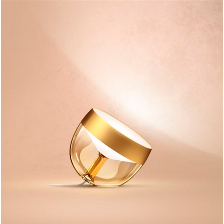 Настольная лампа Philips Hue Iris 2000K-6500K Color BT Gold (929002376401) Дополнительно режим смены цветов, эффект рассеянного света, диммирование, цветовая температура: 2000 - 6500 К, световой поток: 570 Лм