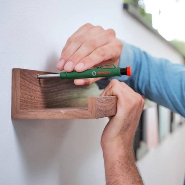 Карандаш Bosch 147мм (1.600.A03.2V2) Материал корпуса пластик