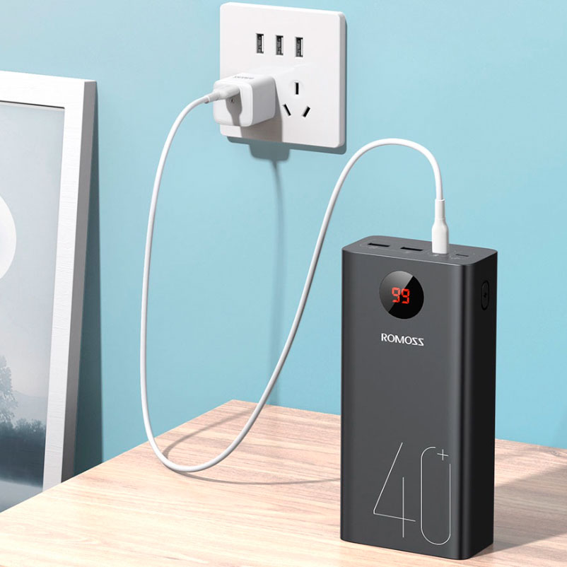 Замовити Powerbank ROMOSS PEA40 40000mAh 18W Black (PEA40-112-2135)