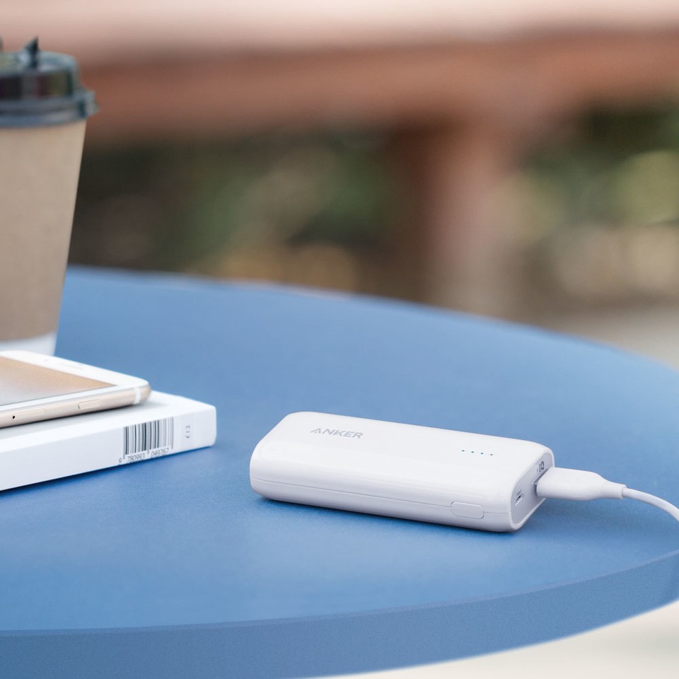 Powerbank ANKER Astro E1 5200mAh V3 White (A1211H22) Комплектація  упаковка з гачком