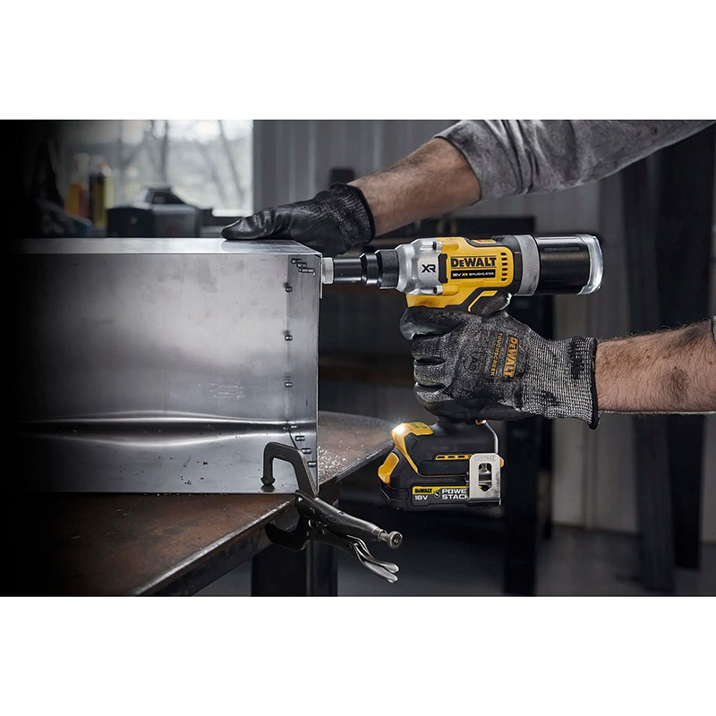 Фото Заклепочник DEWALT DCF414NT