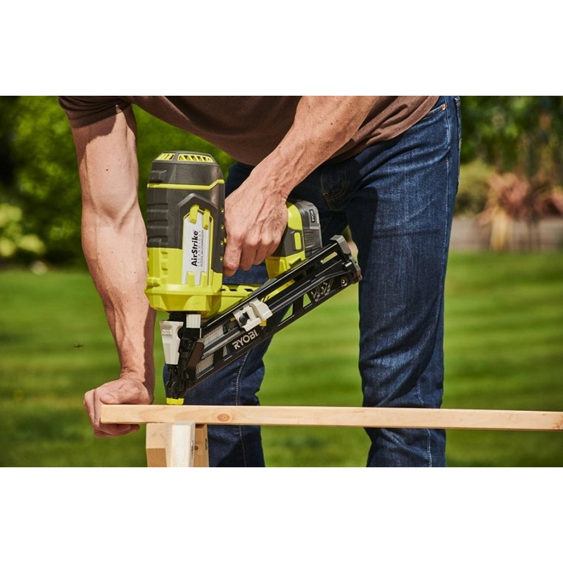 Газозбивальник RYOBI ONE+ R15GN18-0 18В без акумулятора (5133005297) Тип живлення електричний (аккумуляторний)