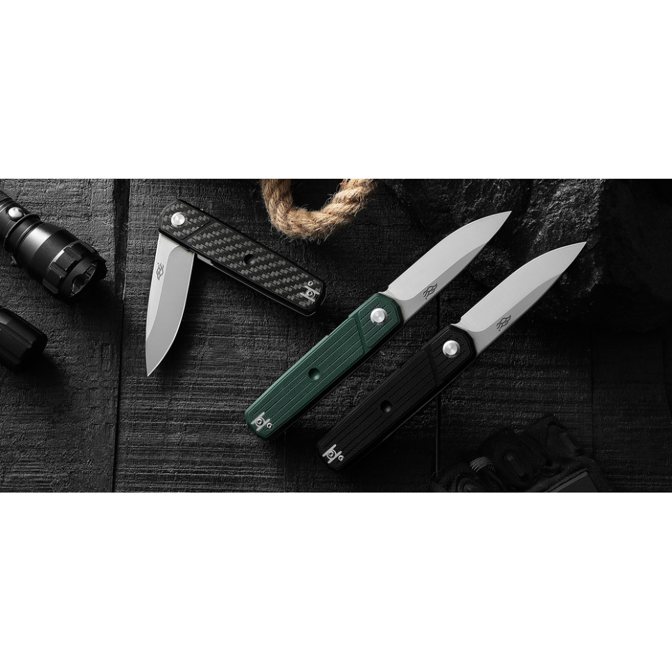 Ніж складаний GANZO Firebird Black Carbon (FH927-CF) Додатково Кульковий підшипник в осьовому вузлі; неглибокі насічки на обусі для упору пальця; сталева кліпса для кріплення; легкий та міцний; зручний для роботи з пластиком та гумою