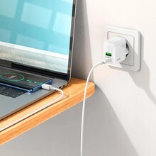 Сетевое зарядное устройство HOCO C111A PD30W+QC3.0 White