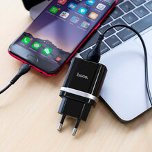 Зарядний пристрій HOCO C12Q Smart QC3.0 18W Black