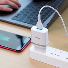 Зарядний пристрій HOCO C12Q Smart QC3.0 18W + кабель Micro-USB White
