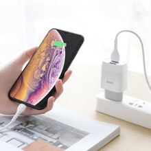 Зарядний пристрій HOCO C73A Glorious dual port charger 12W White (6931474712912)