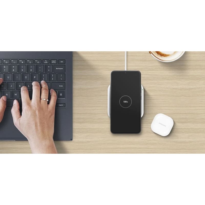 Зображення Бездротовий зарядний пристрій SAMSUNG 15W Wireless Charger Pad with TA 15W White (EP-P2400TWEGEU)