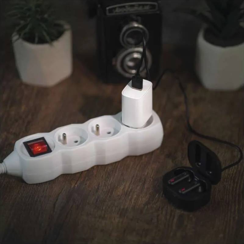Сетевое зарядное устройство EMOS V01B10 USB-A 10W 220V Изображение Сетевое зарядное устройство EMOS V01B10 USB-A 10W 220V