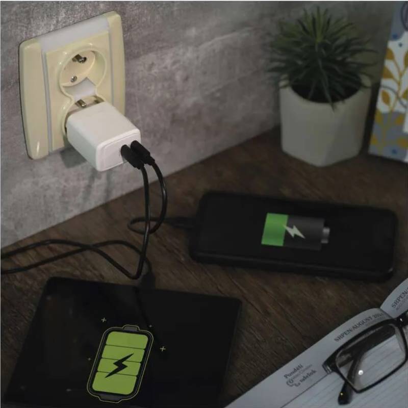 Сетевое зарядное устройство EMOS V03G35 GAN PD 35W 220V В Украине Сетевое зарядное устройство EMOS V03G35 GAN PD 35W 220V