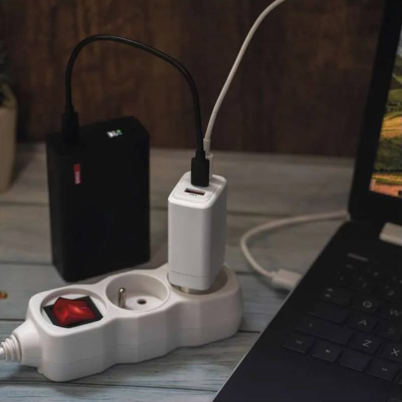 Сетевое зарядное устройство EMOS V05G65 GAN PD 65W 220V Изображение Сетевое зарядное устройство EMOS V05G65 GAN PD 65W 220V