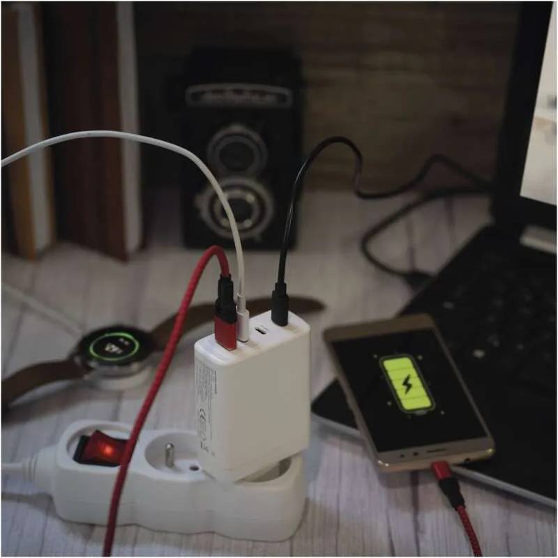 Сетевое зарядное устройство EMOS V06G120 GAN PD 120W 220V Изображение Сетевое зарядное устройство EMOS V06G120 GAN PD 120W 220V