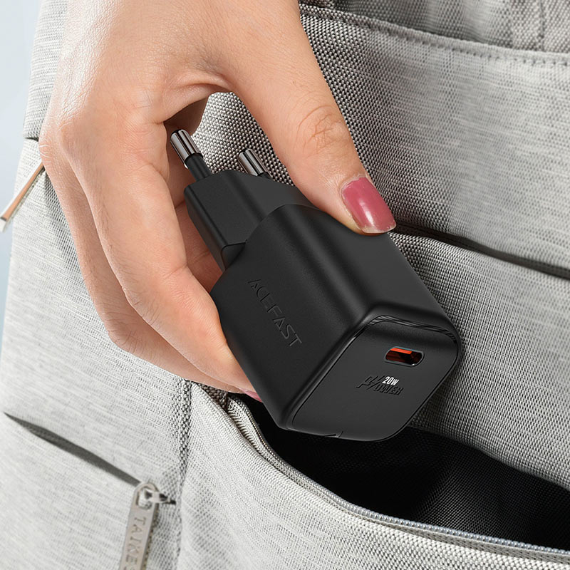 Сетевое зарядное устройство ACEFAST A73 mini PD20W GaN USB-C charger Black (6974316282648) Выходной разъем USB Type-C