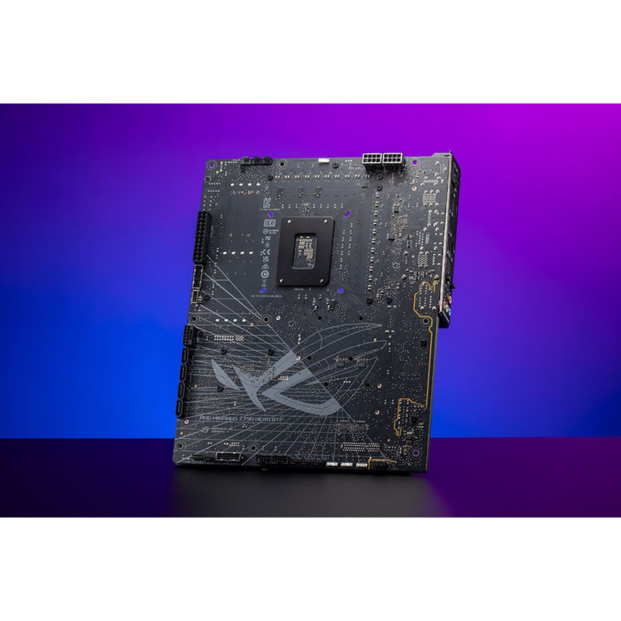 Зовнішній вигляд Материнська плата ASUS ROG MAXIMUS Z790 HERO BTF (90MB1H50-M0EAY0)