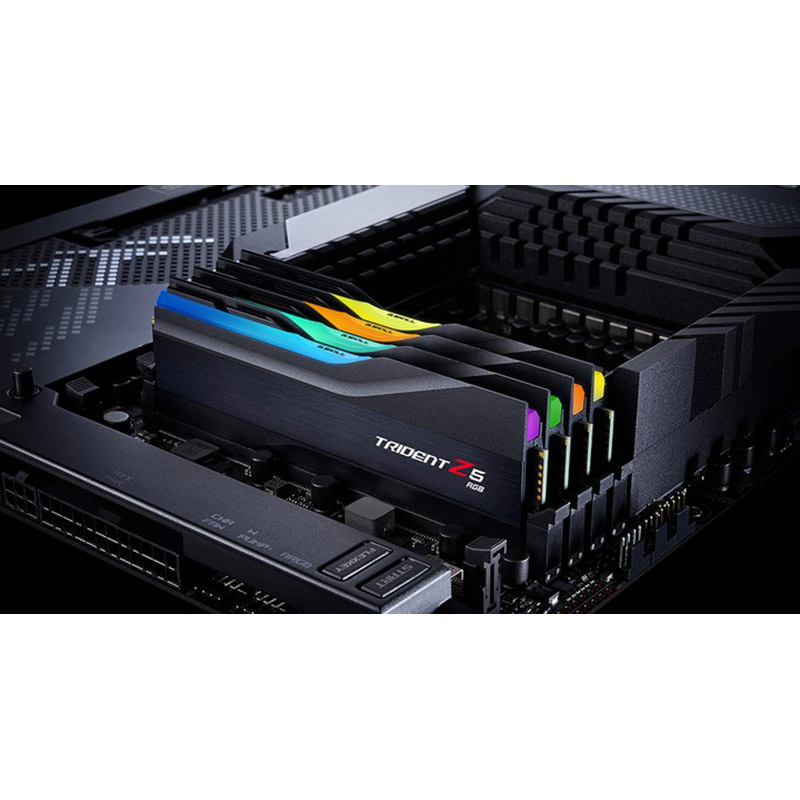 Зовнішній вигляд Набір G.SKILL 64GB DDR5 6400 MHz Trident Z5 RGB