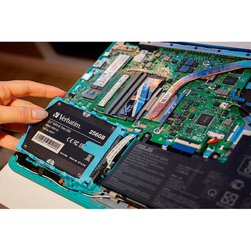 SSD накопичувач VERBATIM Vi550 S3 256GB SATAIII 3D NAND (TLC) (49351) Форм-фактор 2.5"