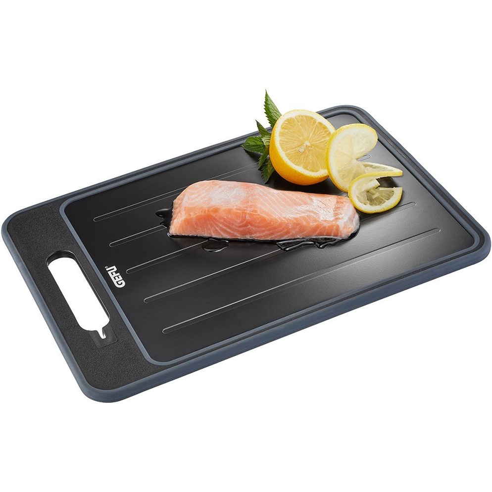 Обробна дошка GEFU CUT PRO (13991) Додатково алюмінієва сторона для розморожування; пластикова - для нарізки; вбудована міні-терка; рукоятка з точилкою; протиковзна окантовка; сторона для розморожування не призначена для нарізки