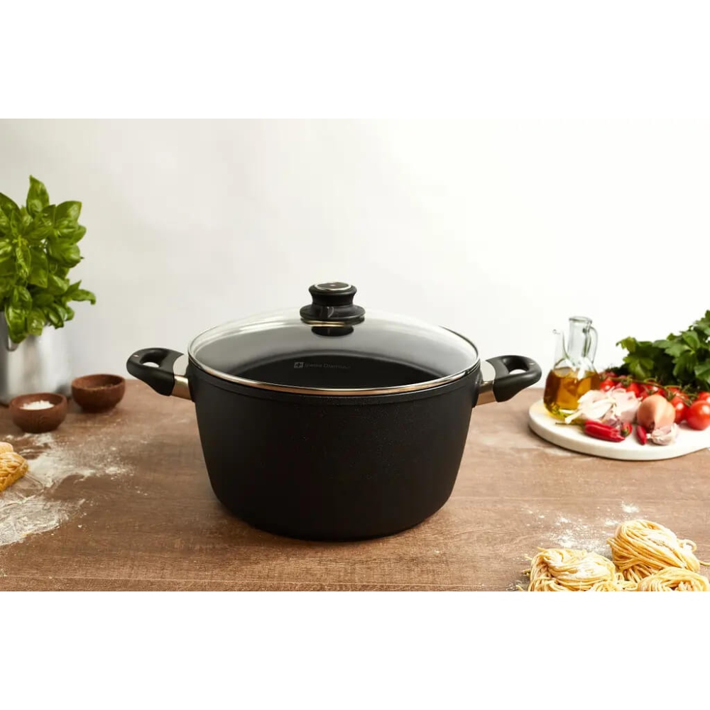 Каструля SWISS DIAMOND XD Induction 8 л Black (XD6128ic) Внутрішнє антипригарне покриття присутнє