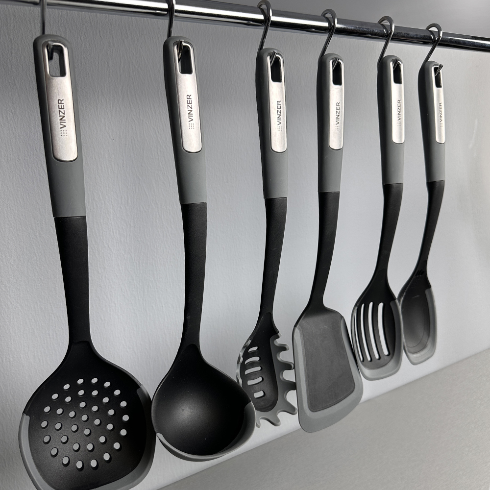 Лопатка VINZER SOUS-CHEF 37см (50683) Дополнительно материал: силикон, нейлон, пластик, нержавеющая сталь;