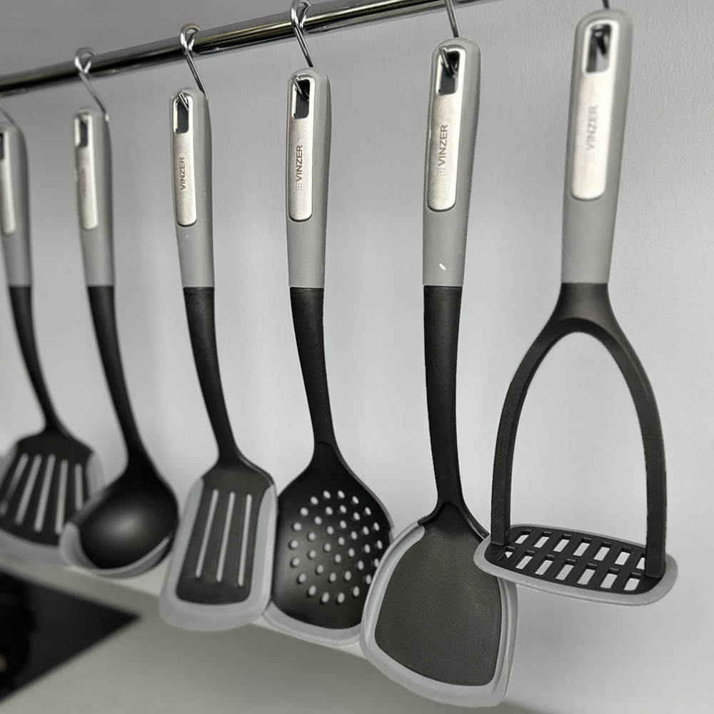 Лопатка с прорезями VINZER SOUS-CHEF 37см (50685) Лопатка для блинов False