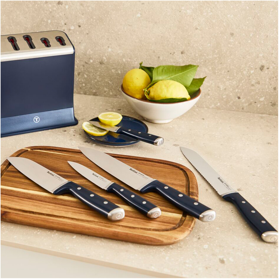 Набор ножей Tefal EverSharp 5 предметов + блок со встроенной системой заточки (K297S644) Обзор Набор ножей Tefal EverSharp 5 предметов + блок со встроенной системой заточки (K297S644)