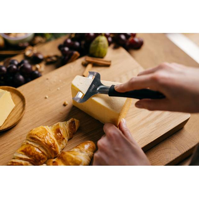 Нож для сыра FISKARS Essential 17,7 см (1065588) Кромка гладкая