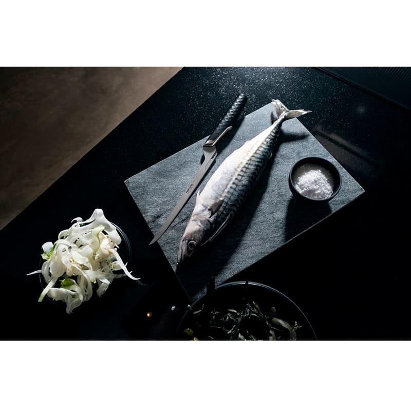 Ніж філейний FISKARS Taiten 21 см (1066836) Кромка гладка