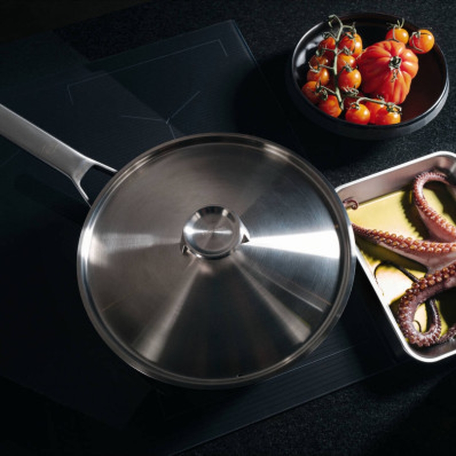 Заказать Сковорода с крышкой FISKARS Taiten 26 см Silver (1066949)